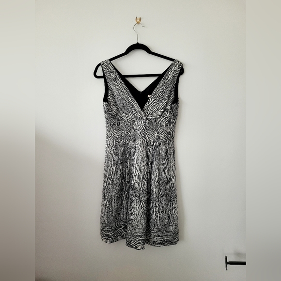 Size 8 Nanette Leopre black and white dress - Picture 2 of 4